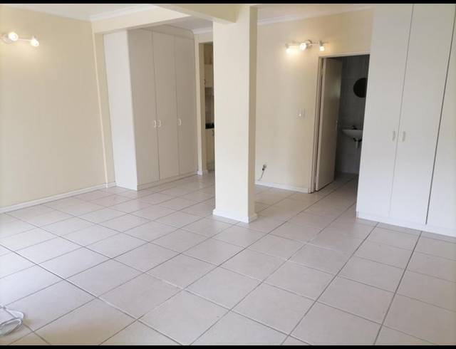 0 BEDROOM PROPERTY TO RENT IN RONDEBOSCH